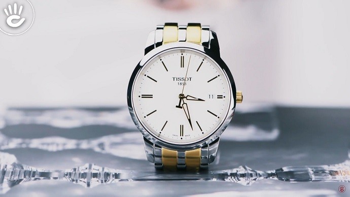 Đồng hồ Tissot T033.410.22.011.01 với họa tiết demi bắt mắt - Ảnh 1