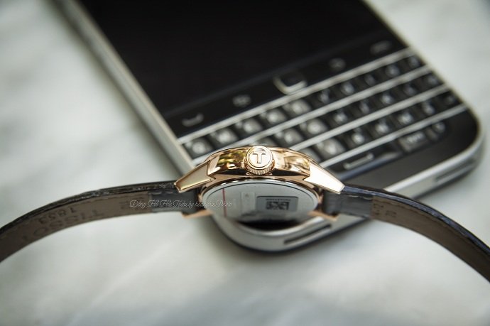 TISSOT T085.210.36.013.00 12 Review đồng hồ Tissot T085.210.36.013.00 thiết kế cổ điển - Ảnh 10