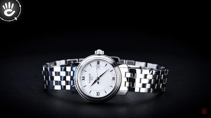 Tissot Bridgeport T097.010.11.038.00 - Nữ - Quartz (Pin) - Chống nước 5 ATM - Mặt số 29mm 5 Review đồng hồ Tissot T097.010.11.038.00 kim loại cho nữ giới - Ảnh 4