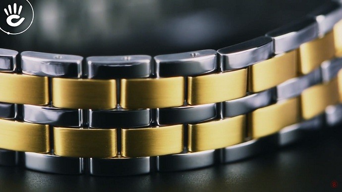 Tissot Bridgeport T097.010.22.118.00 - Nữ - Quartz (Pin) - Chống nước 5 ATM - Mặt số 29mm 10 Review đồng hồ Tissot T097.010.22.118.00 có thiết kế lạ mắt - Ảnh 7