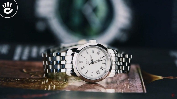 Tissot T033.210.11.013.10 thiết kế đơn giản thu hút nữ giới - Ảnh 1