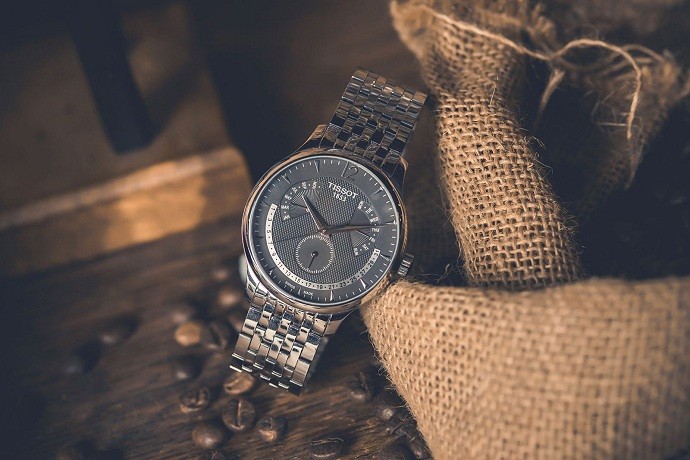 Tissot T063.637.11.067.00 hoàn thiện về thời gian trên mặt số - ảnh 2