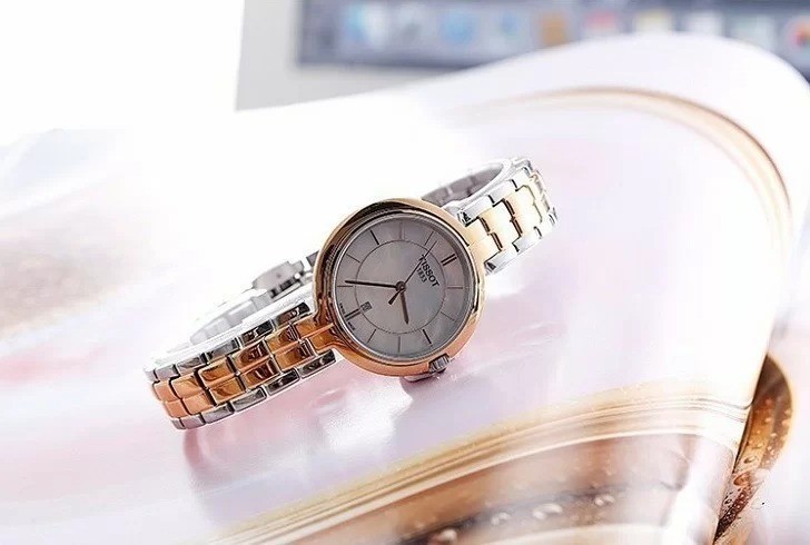 Tissot Flamingo T094.210.22.111.00 - Nữ - Quartz (Pin) - Chống nước 5 ATM - Mặt số 26mm 13 Đồng hồ Tissot Flamingo T094.210.22.111.00 chính hãng 100% - Ảnh 5
