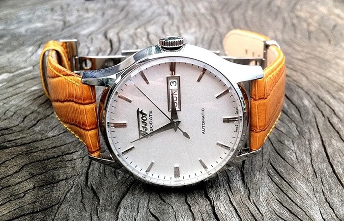 2 Tissot Straps Phụ Kiện Đi Kèm Theo Năm Thang Của Thương Hiệu Tissot