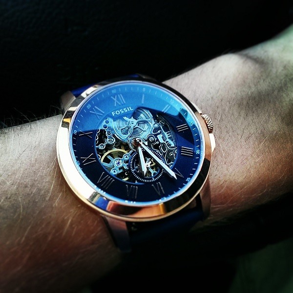 Nhung Goc Khuat Va Goc Sang Cua Dong Dong Ho Automatic Gia Re O VN 6