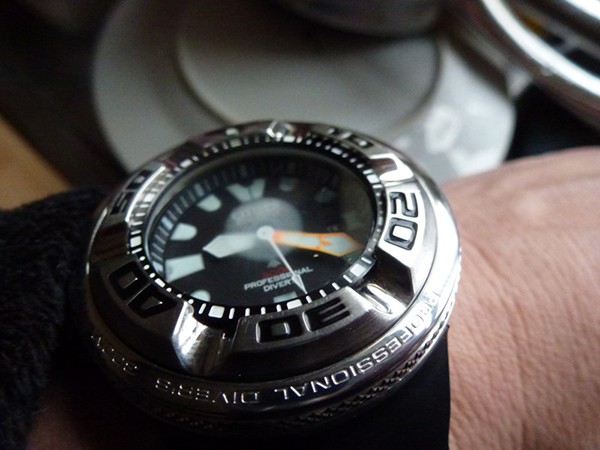 GIẢI ĐÁP NHỮNG CÂU HỎI VỀ CÁCH SỬ DỤNG ĐỒNG HỒ CƠ VÀ QUARTZ P1 12 7 GIẢI ĐÁP NHỮNG CÂU HỎI VỀ CÁCH SỬ DỤNG ĐỒNG HỒ CƠ VÀ QUARTZ P1