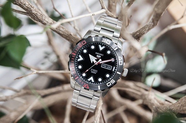 Đồng Hồ Seiko 5 Sports Chất Đàn Ông Quyến Rũ Đến Khó Cưỡng 9 Đồng Hồ Seiko 5 Sports Chất Đàn Ông Quyến Rũ Đến Khó Cưỡng 9