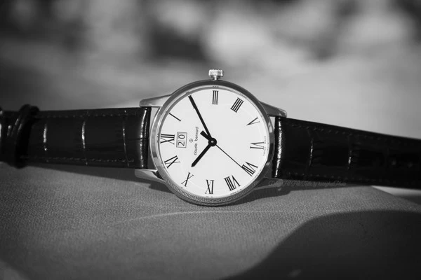 Mua Đồng Hồ Nam Thụy Sỹ Giá Rẻ Chính Hãng Là Thượng Sách 2