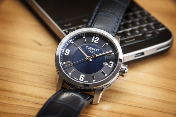 Vì Sao Đồng Hồ Tissot Mặt Xanh Dương Gây Loạn Nhịp Nam Nữ 15 Vì Sao Đồng Hồ Tissot Mặt Xanh Dương Gây Loạn Nhịp Nam Nữ Hình 6