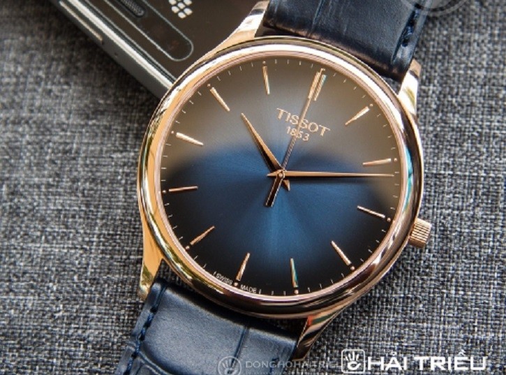 Vì Sao Đồng Hồ Tissot Mặt Xanh Dương Gây Loạn Nhịp Nam Nữ 4 Vì Sao Đồng Hồ Tissot Mặt Xanh Dương Gây Loạn Nhịp Nam Nữ Hình 2
