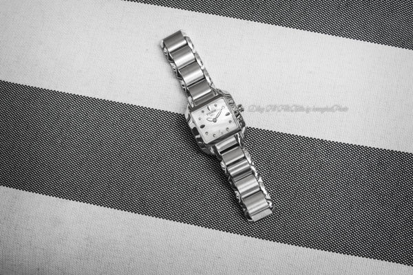 So Sánh Phong Cách Thời Trang Qua 2 Thiết Kế Đồng hồ Tissot Nữ Mặt Vuông Hình 2