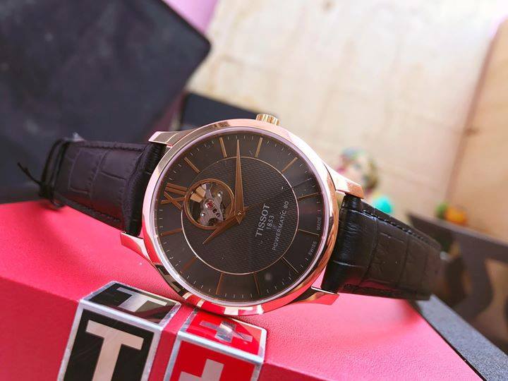 Đồng Hồ Tissot Fake Loại 1 và 1001 Dấu Hiệu Nhận Biết Mà Bạn Nên Nắm 9 Khách hàng cũng có thể dễ dàng nhận diện ra đồng hồ Tissot fake loại 1 bằng mắt thường.