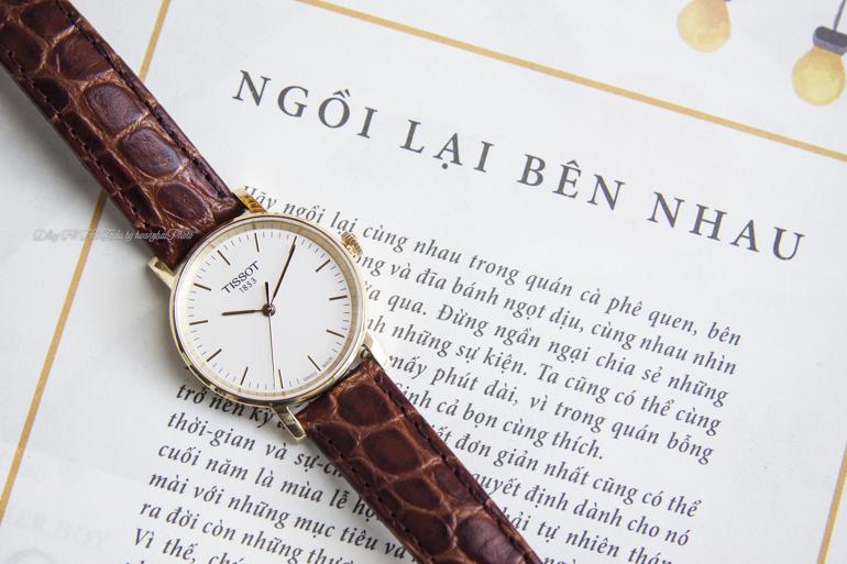  4 Mẫu Đồng Hồ Tissot Nam Chính Hãng Được Các Cánh Mày Râu Yêu Thích Nhất dây da tạo cảm giác nứt khác biệt
