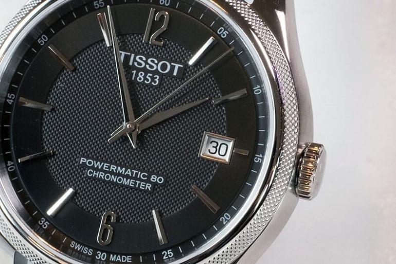 Đồng Hồ Tissot Powermatic 80 - RoBot Vạn Năng Vượt Thời Gian - bề mặt sang trọng, tinh tế đến từng chi tiết