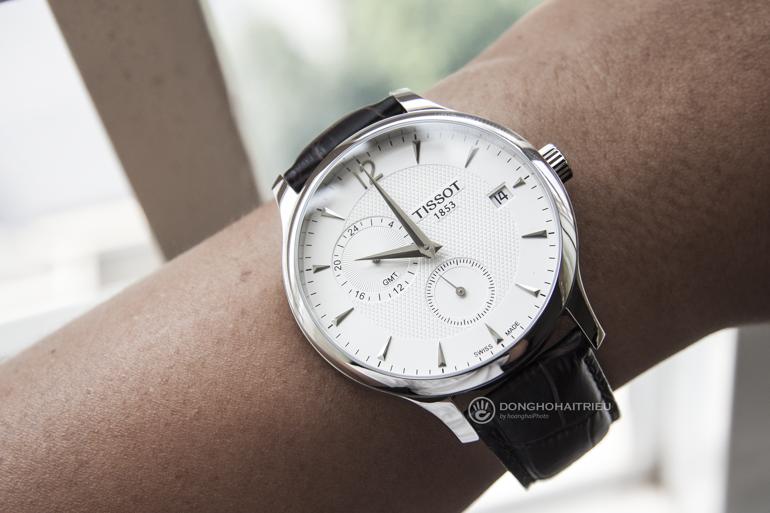 Mách “Cách Làm Đẹp” Cho Quý Ông Chỉ Bằng Một Chiếc Đồng Hồ Tissot Dây Da 2