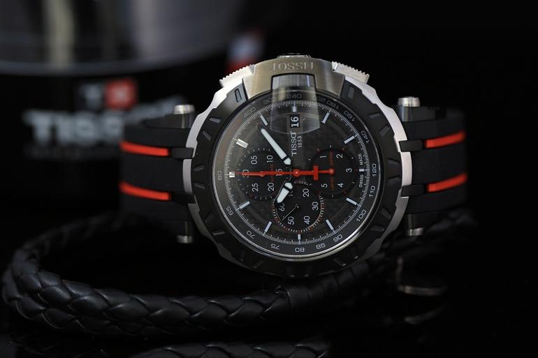 Theo Bạn, Đồng Hồ Tissot 1853 6 Kim Là Như Thế Nào? - đồng hồ Tissot 6 kim đậm nét tay đua thể thao