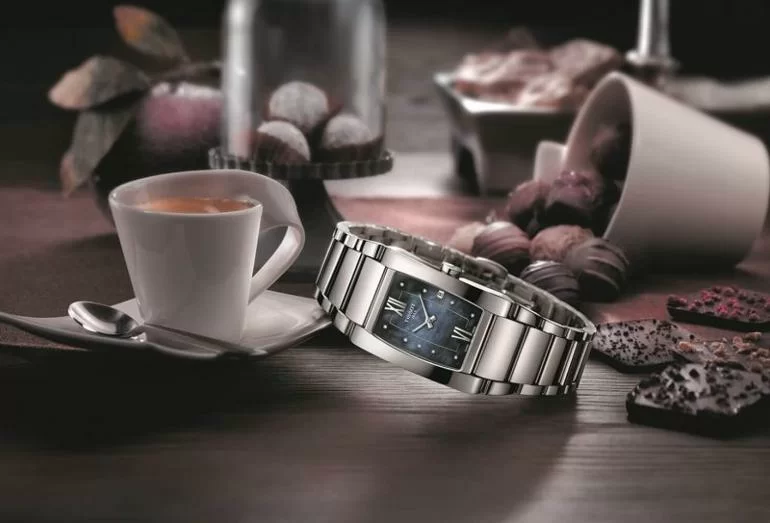 Mix Đồ Sang Chảnh Dạo Phố Cùng Đồng Hồ Tissot Mặt Vuông 20 Mix Đồ Sang Chảnh Dạo Phố Cùng Đồng Hồ Tissot Mặt Vuông 1