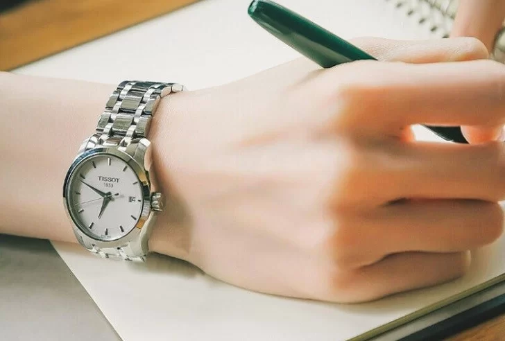 Review Mẫu Đồng Hồ Tissot T035.410.11.031.00 Chống Nước 10 ATM Hình 4
