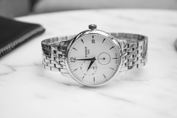 Review Mẫu Đồng Hồ TISSOT T063.639.11.037.00 Lịch 24h Hình 4