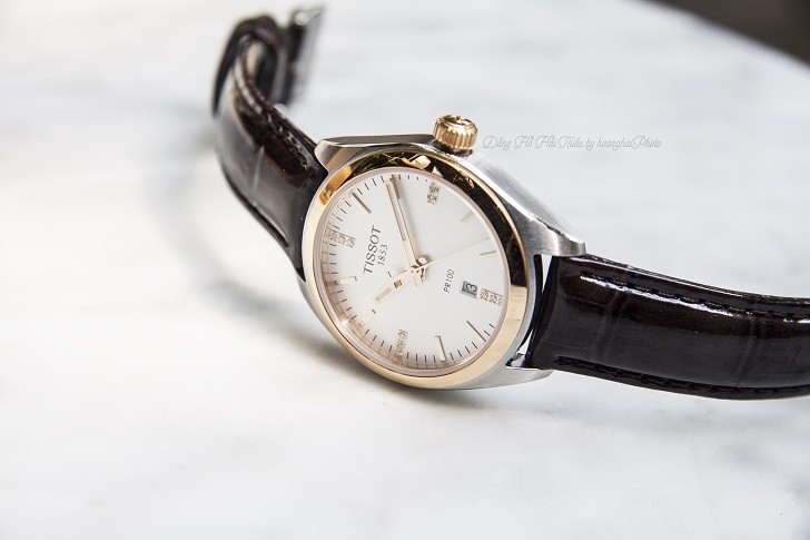 Tissot Pr 100 T101.210.26.036.00 - Nữ - Quartz (Pin) - Chống nước 10 ATM - Mặt số 39mm - Dạ quang 16 Review Mẫu Đồng Hồ Tissot T101.210.26.036.00 Đính Pha Lê Sang Trọng Hình 3