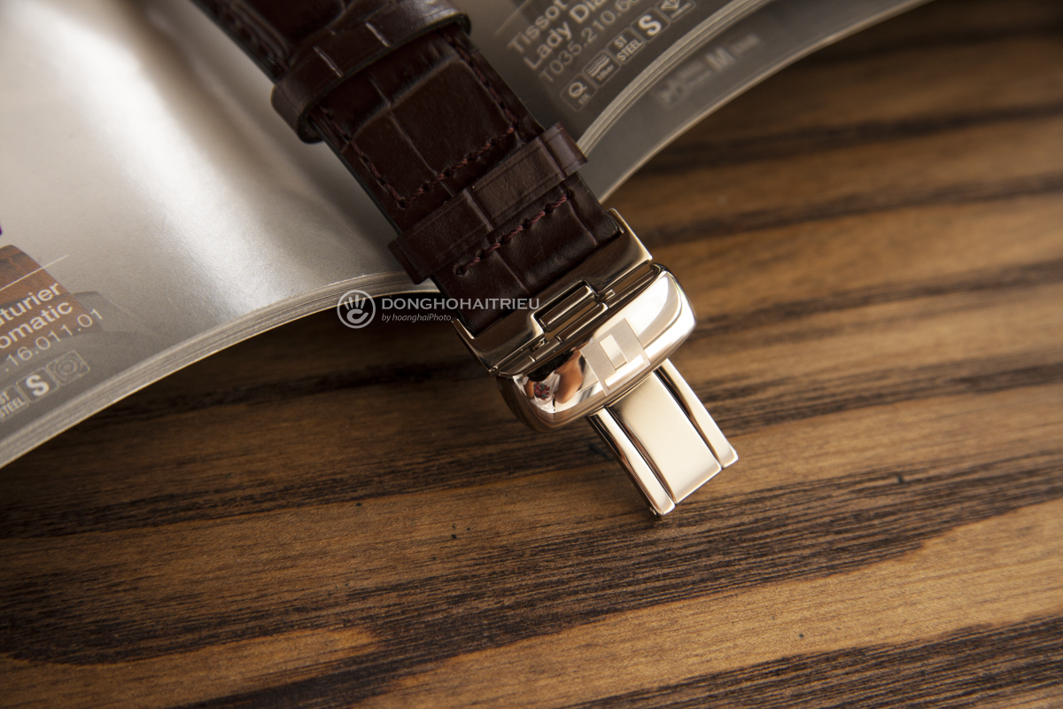 Tissot Automatics Iii T065.430.16.031.00 - Nam - Automatic (Tự Động) - Chống nước 3 ATM - Mặt số 39.7mm 5 Review Tissot T065.430.16.031.00 Automatic Họa Tiết Guilloche Hình 3