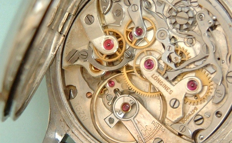 Mua đồng hồ nam siêu mỏng chính hãng 100%, đẹp, góp 0% 4 Top 10 đồng hồ nam siêu mỏng bán chạy nhất từ Tissot Thụy Sỹ