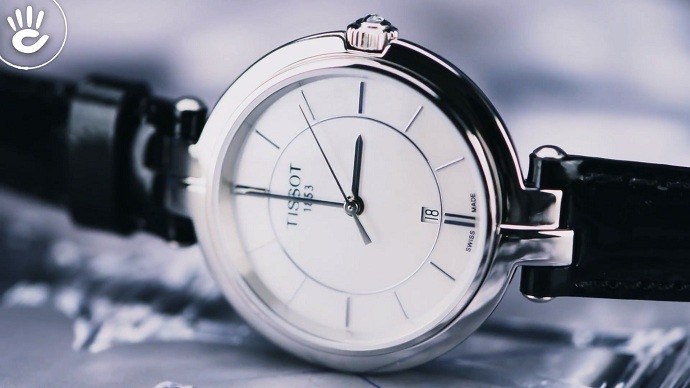 Tissot Flamingo T094.210.16.111.00 - Nữ - Quartz (Pin) - Chống nước 5 ATM - Mặt số 26mm 6 Review đồng hồ xà cừ Tissot T094.210.16.111.00 dành cho nữ - Ảnh 2