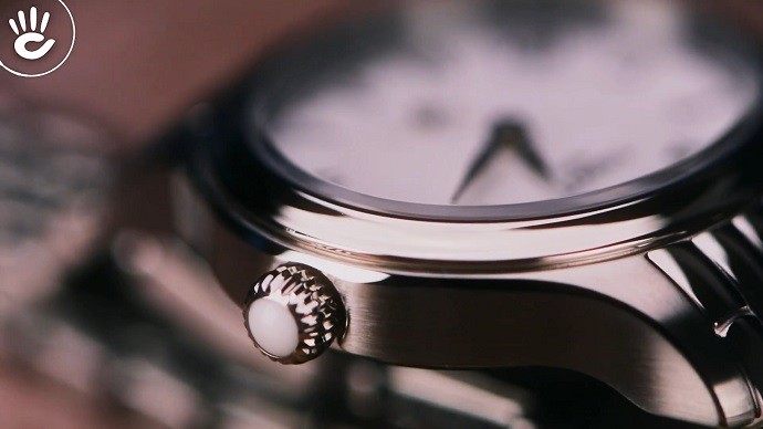 Tissot Bella Ora T103.110.11.033.00 - Nữ - Quartz (Pin) - Chống nước 3 ATM - Mặt số 27.2mm 8 Review Tissot T103.110.11.033.00, kính Sapphire chống trầy-4