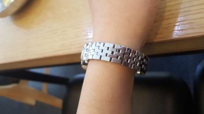 Tissot T41.1.183.53 4 Review đồng hồ Tissot T41.1.183.53: Bộ máy Automatic bền bỉ-3