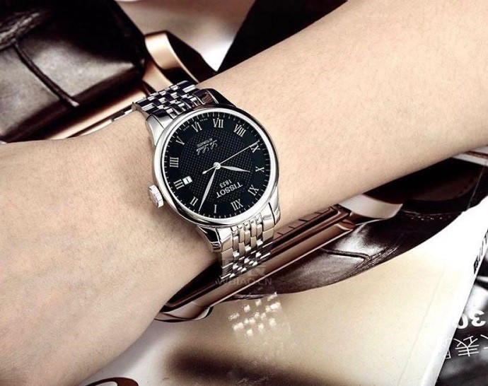 Tissot T41.1.183.53 5 Review đồng hồ Tissot T41.1.183.53: Bộ máy Automatic bền bỉ-4