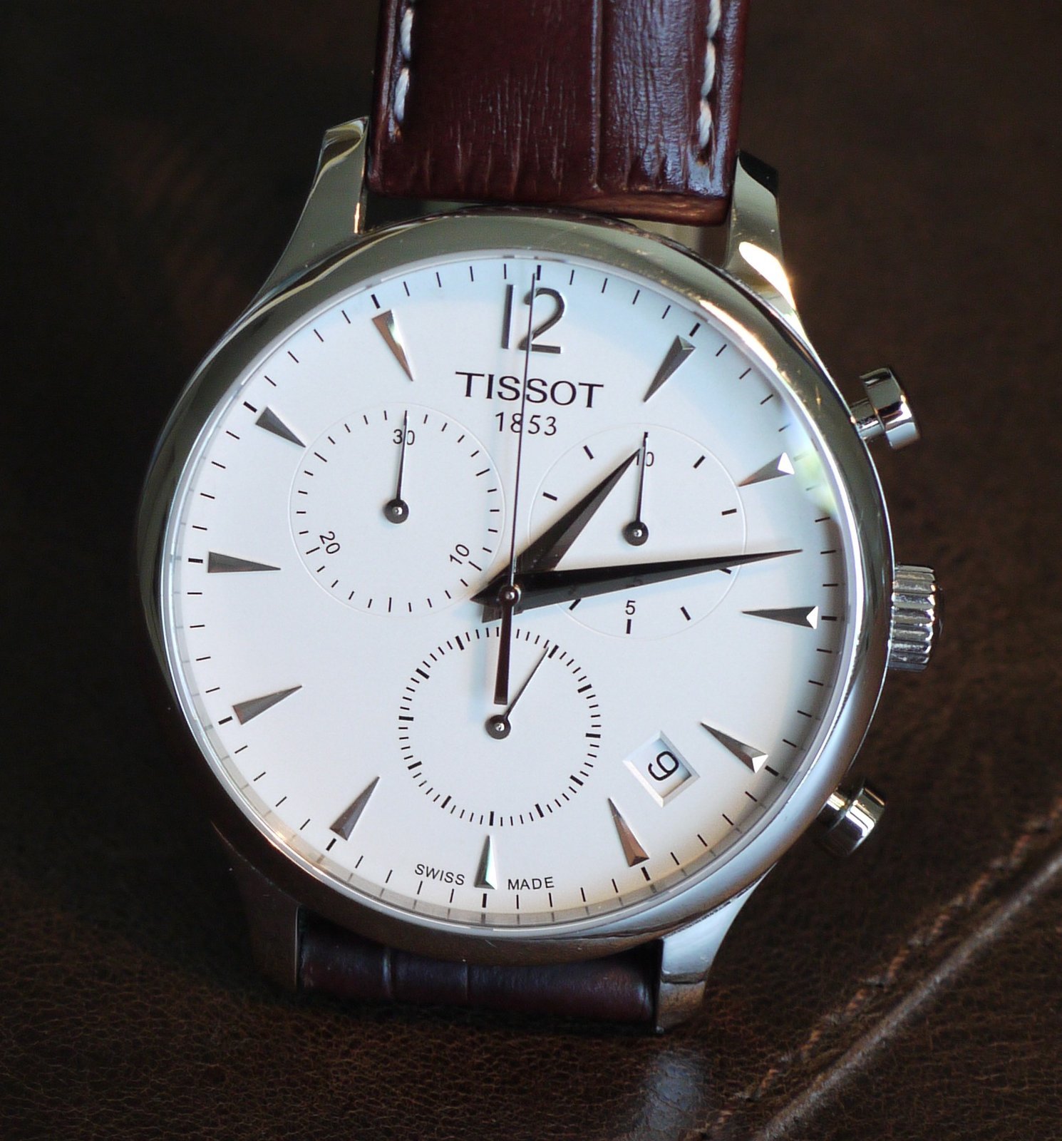 Đồng hồ Tissot T063.617.16.037.00 phong cách thời thượng - hình2