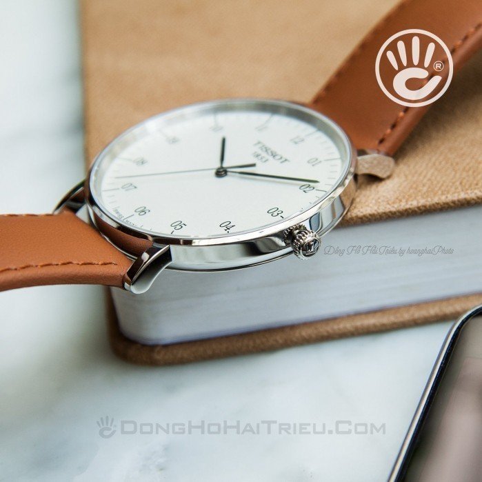 Tissot Everytime T109.610.16.037.00 - Nam - Quartz (Pin) - Chống nước 3 ATM - Mặt số 42mm 10 Review đồng hồ nam Tissot T109.610.16.037.00 siêu mỏng - hình 4