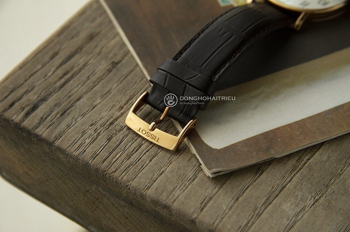 Review đồng hồ Tissot T109.610.36.032.00: kính sapphire xịn-3