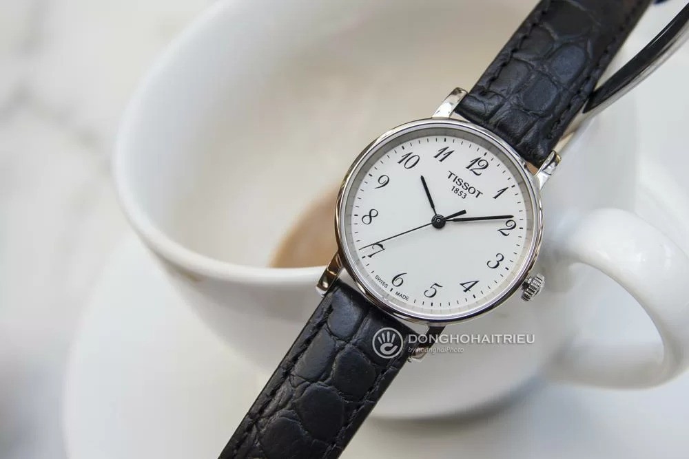 Phân biệt đồng hồ Tissot fake loại 1 Trung Quốc thật giả dễ dàng 5 Giá trị thật của đồng hồ Tissot fake