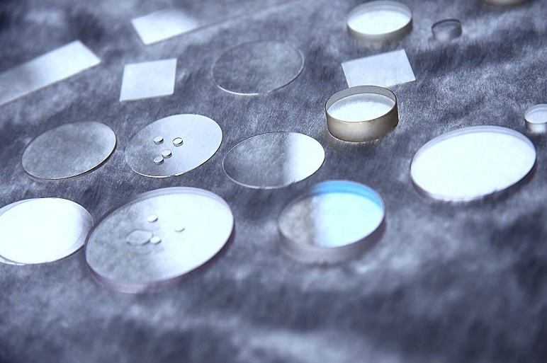 Phong cách với đồng hồ nam trẻ trung giá rẻ hãng Tissot - Kính Saphire