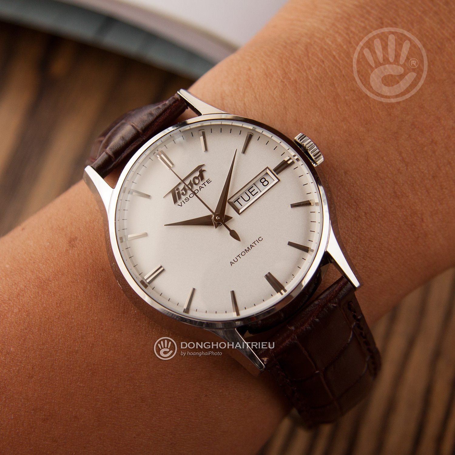 Review đồng hồ nam Tissot T019.430.16.031.01 máy Automatic - hình 2