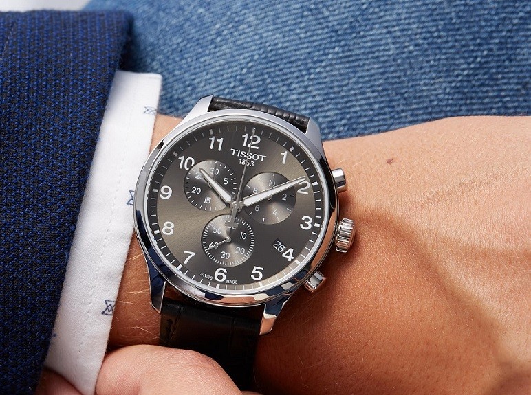 Bùng nổ cơn sốt đồng hồ nam dây kim loại đen hãng Tissot - Hình 3