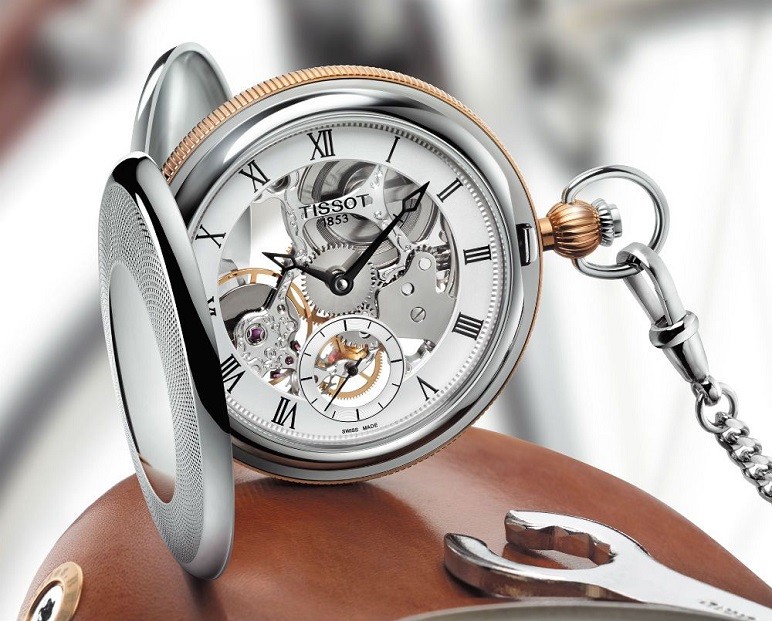 dong ho co nam lo may tissot co tot khong gia bao nhieu