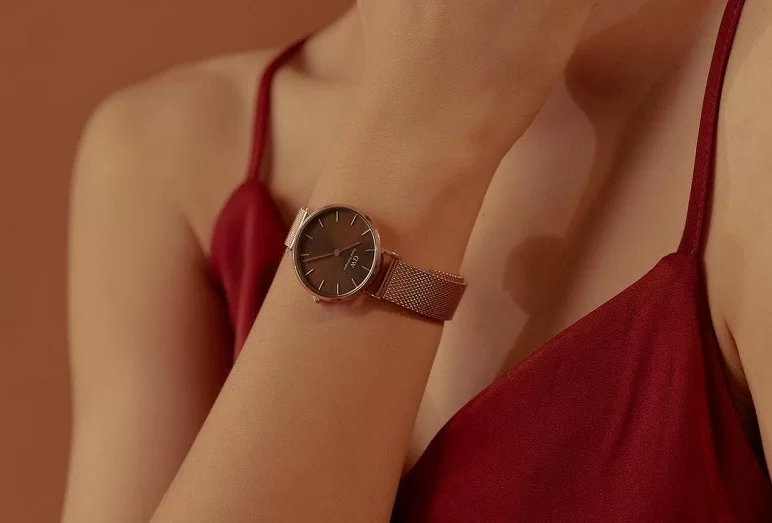 Cách chọn và đeo đồng hồ nữ đẹp nhất, phù hợp với cổ tay