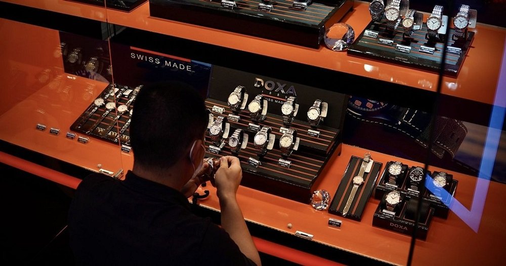 10 mẫu đồng hồ Tissot nữ dây da đen, đỏ, trắng đẹp nhất 6 10 mẫu đồng hồ Tissot nữ dây da đen, đỏ, trắng đẹp nhất 5