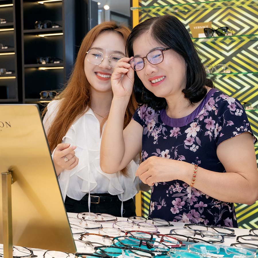 Gọng kính là gì? Cấu tạo, chất liệu, kích thước gọng mắt kính 11 Gọng kính là gì? Cấu tạo, chất liệu, kích thước gọng mắt kính - Ảnh 10