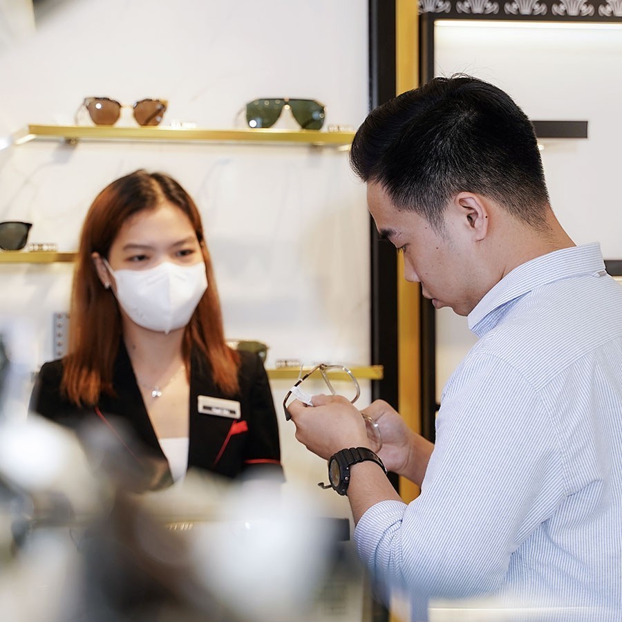 Gọng kính là gì? Cấu tạo, chất liệu, kích thước gọng mắt kính 5 Gọng kính là gì? Cấu tạo, chất liệu, kích thước gọng mắt kính - Ảnh 4