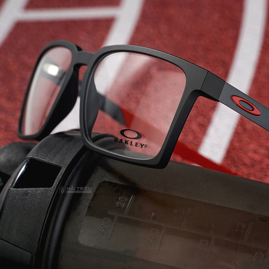 Gọng kính là gì? Cấu tạo, chất liệu, kích thước gọng mắt kính 8 Gọng kính là gì? Cấu tạo, chất liệu, kích thước gọng mắt kính - Ảnh 7