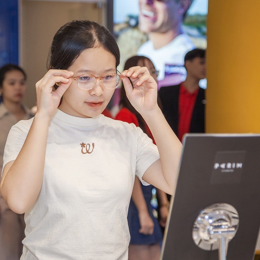 15+ các loại mắt kính nữ đẹp, tips mua kính chính hãng hợp mặt - Ảnh 17