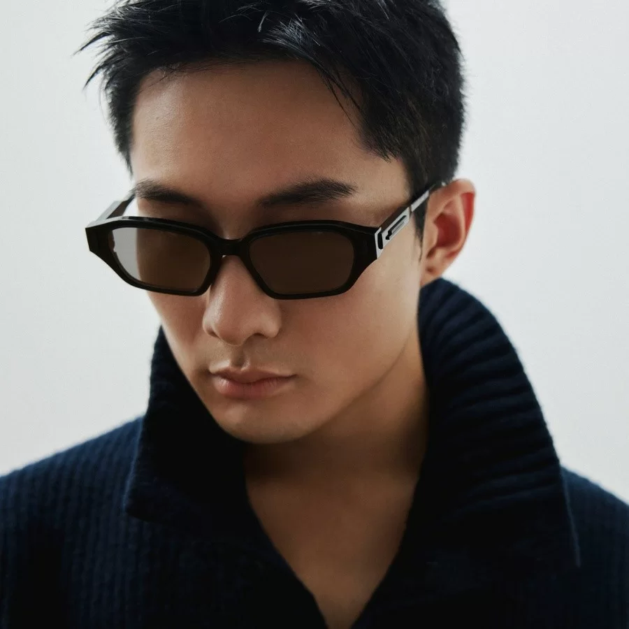 Thương hiệu mắt kính Seeson