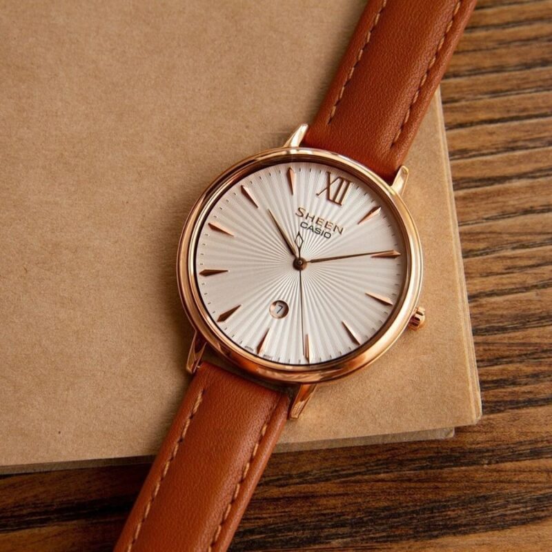 5 mẫu Casio Rose Gold vàng hồng siêu ngọt ngào, nữ tính nhất 1 Đồng hồ Casio vàng hồng SHE-4534PGL-7AUDF