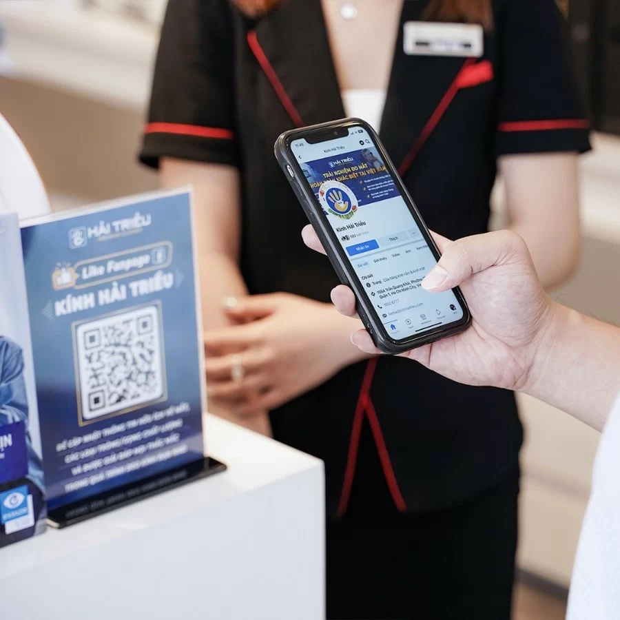 Mua kính lão có cần đo độ không? 12 bước đo cắt chuẩn quốc tế 6 Đặt lịch đo độ online dễ dàng tại nhà