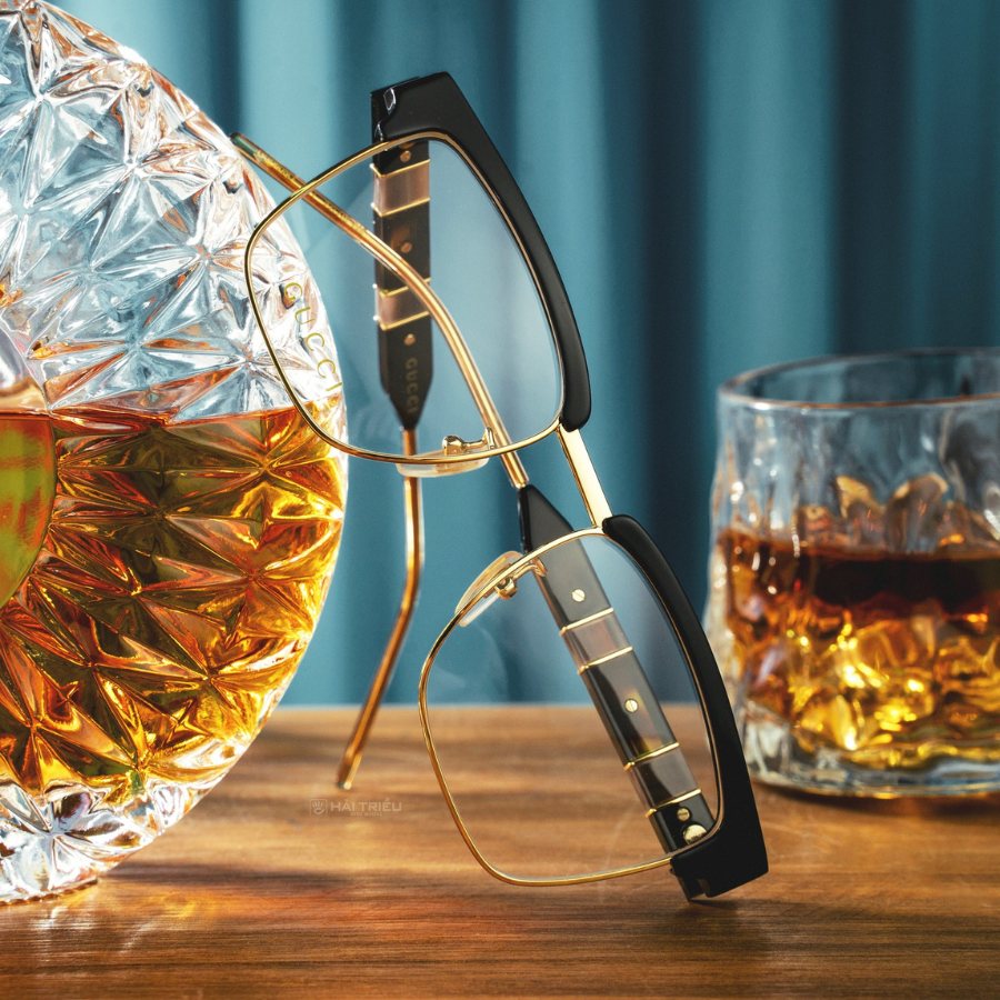 Cách chọn kính gọng vuông bản to hợp mặt đẹp cho nam, nữ 3 Cặp kính Gucci vuông bản to của bộ sưu tập Havana Rectangular