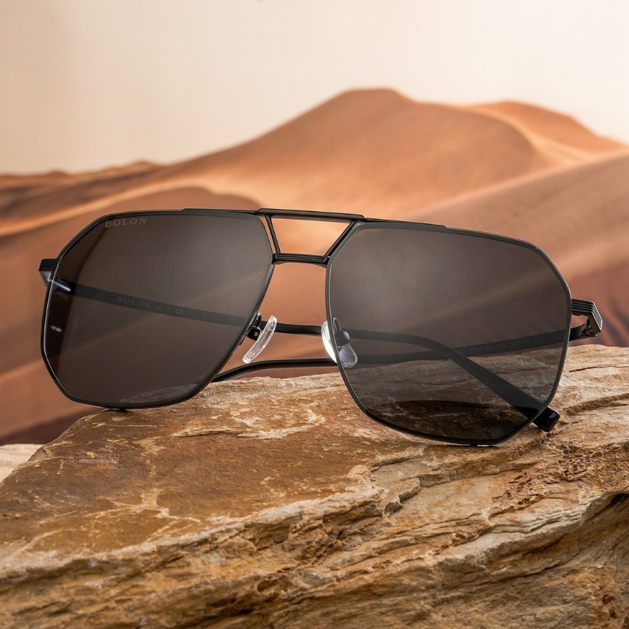 Cách chọn kính gọng vuông bản to hợp mặt đẹp cho nam, nữ 8 Kính Bolon Stanley màu đen huyền bí