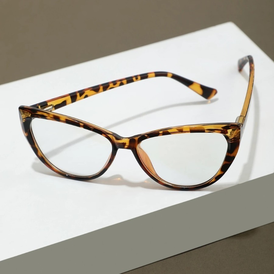 Kính mắt mèo hợp với khuôn mặt nào? Kinh nghiệm chọn, nơi mua 3 Kính mắt mèo màu đồi mồi mới lạ